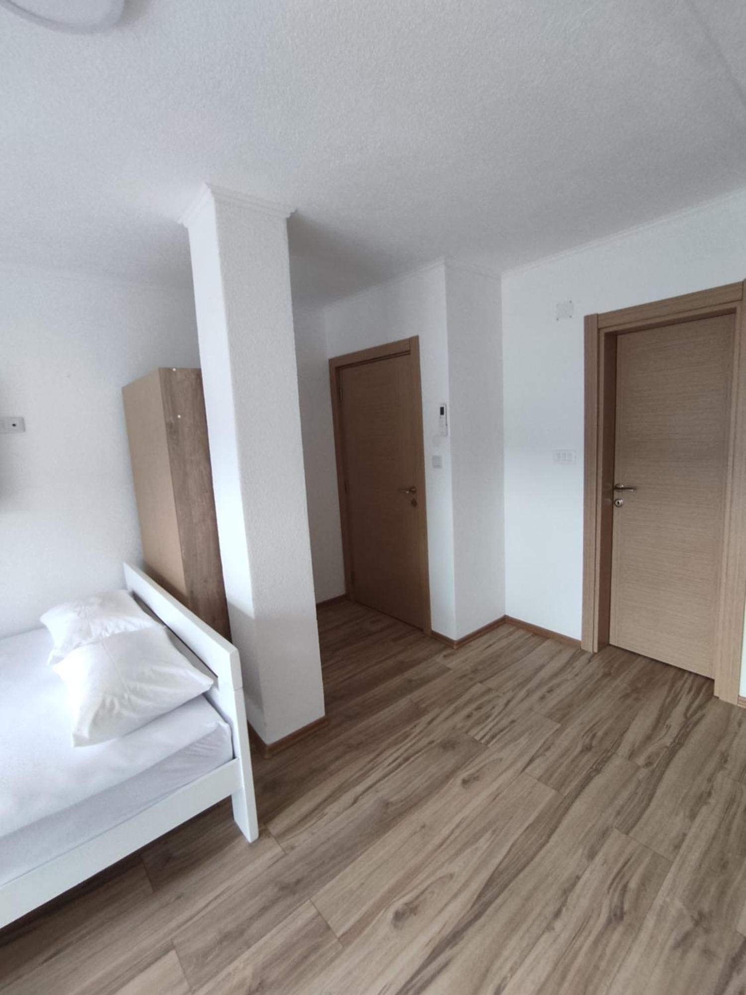 View Of The City - Studio Apartment Mostar Extérieur photo